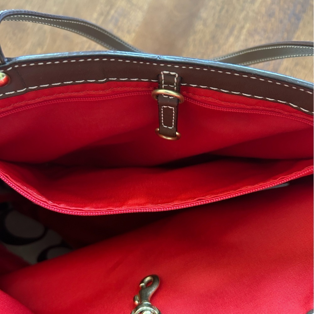 Coach, Y2K shoulder bag, red and brown​​​​ - Picture 11 of 12